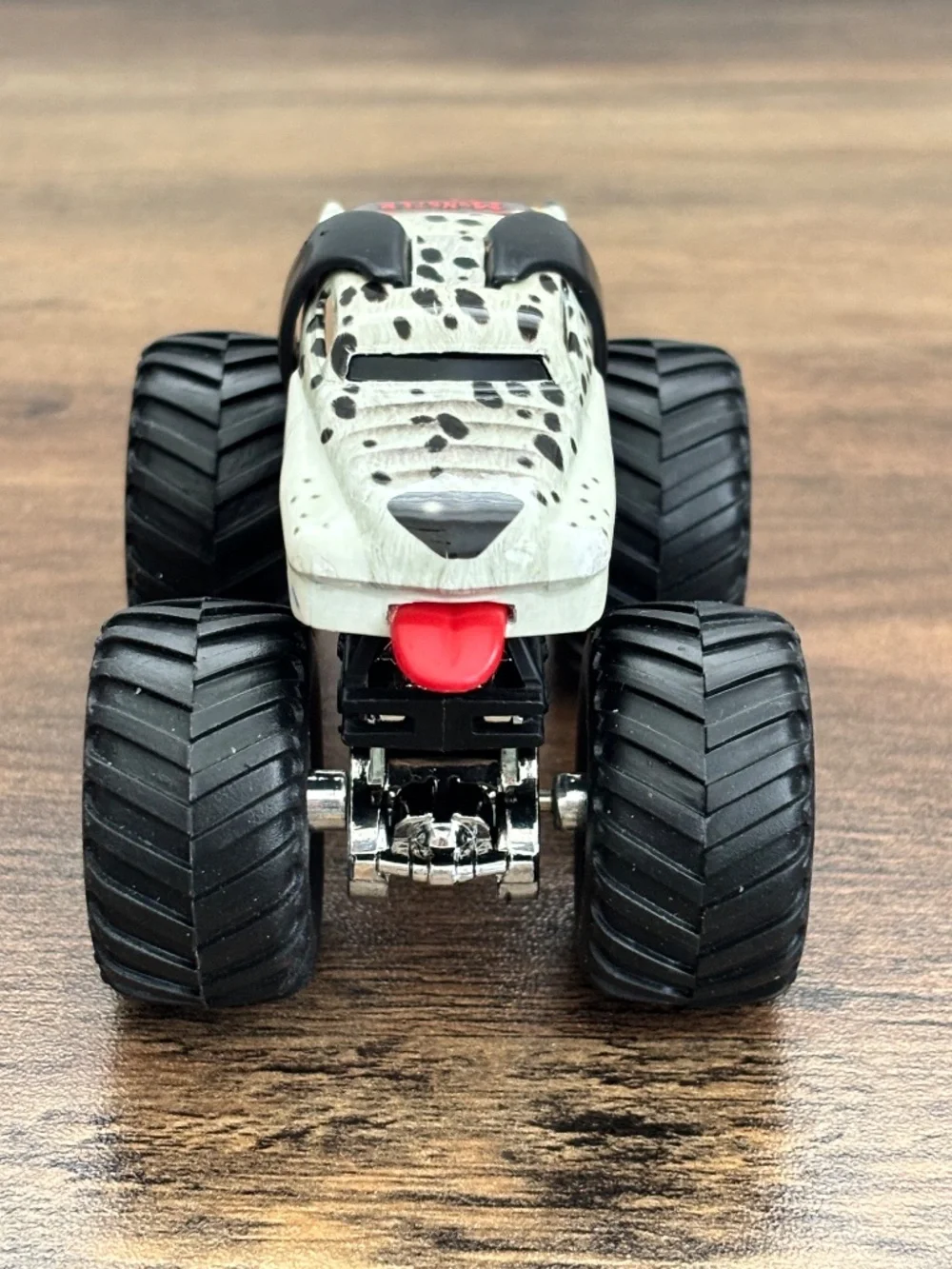 Monster Jam Monster Mutt Dalmatian Dog Truck Die Cast Silver Tires Hot Wheels